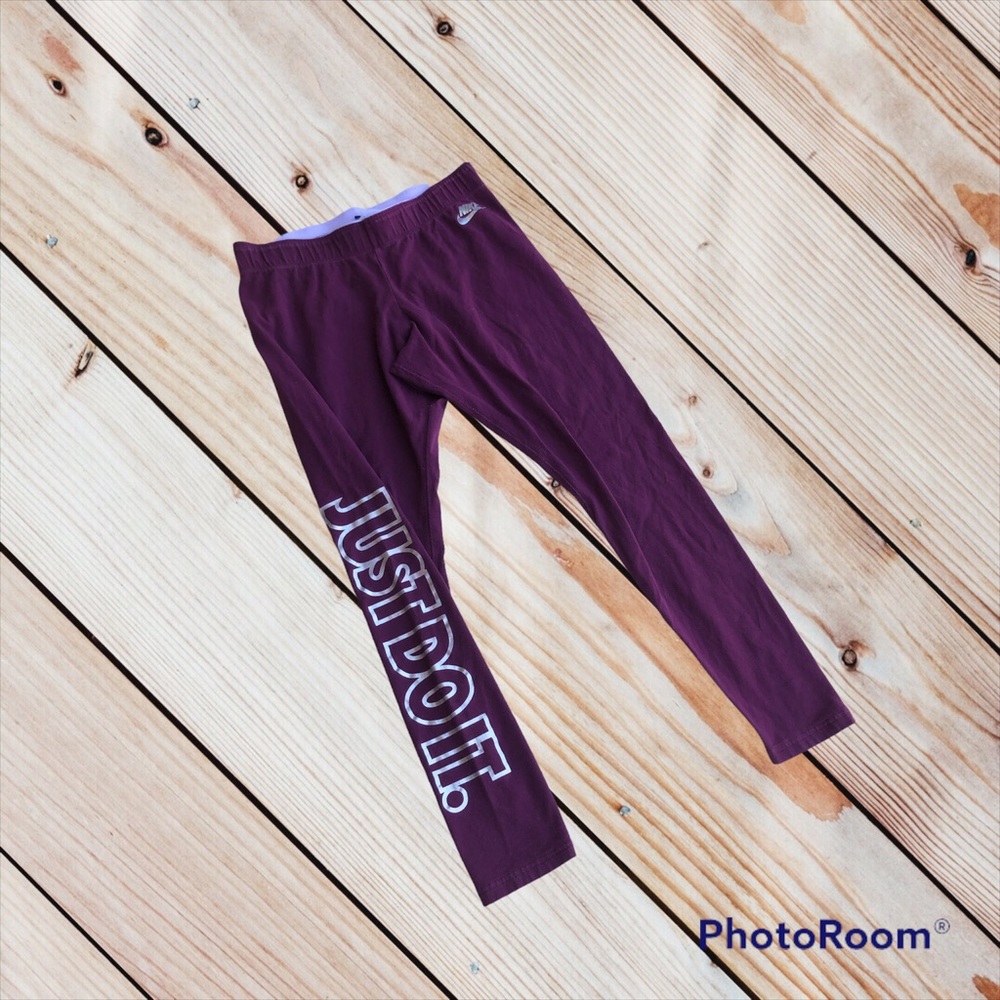 Nike M maroon athletic leggings